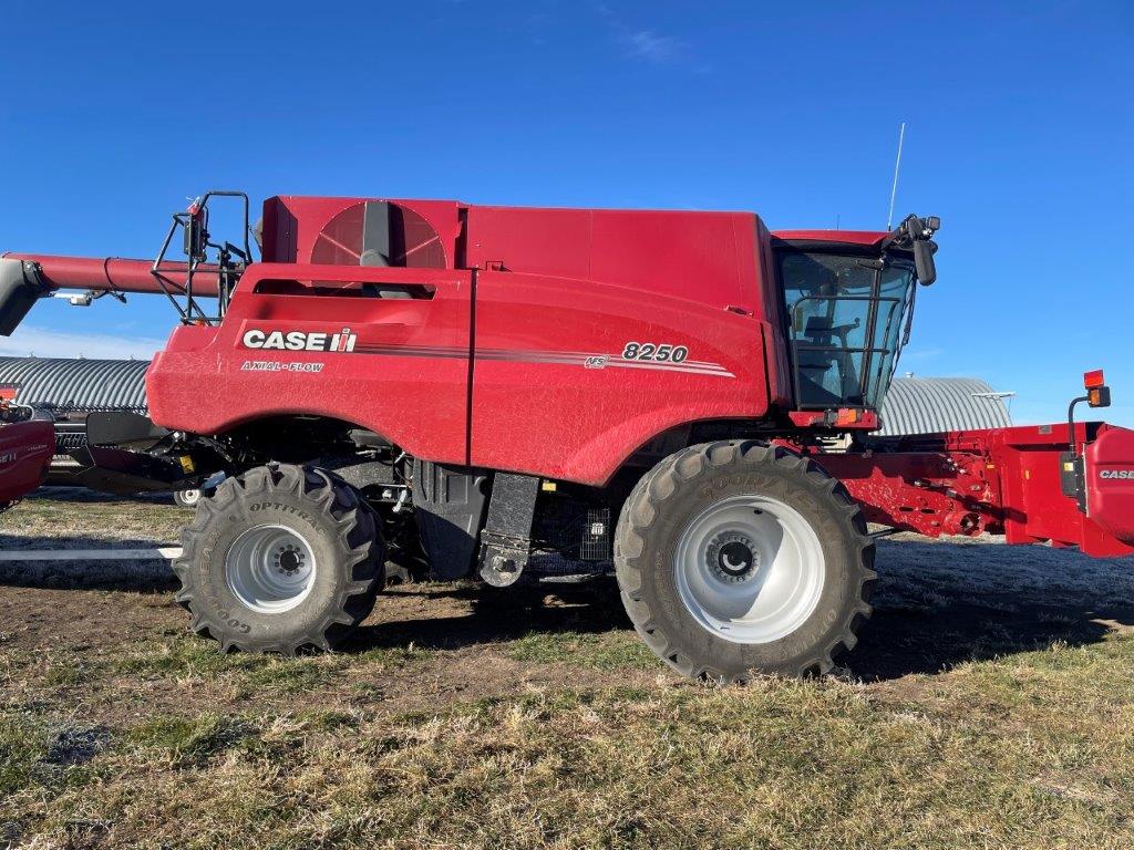 2024 Case 8250 Combine
