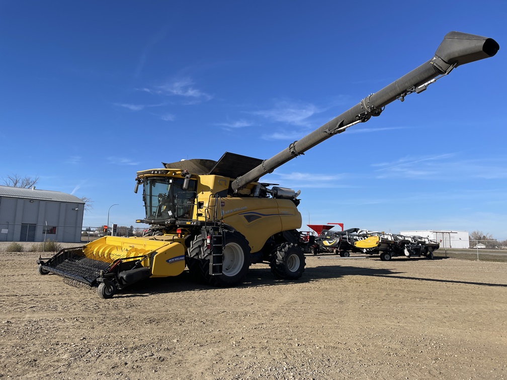 2024 New Holland CR9.90 Combine