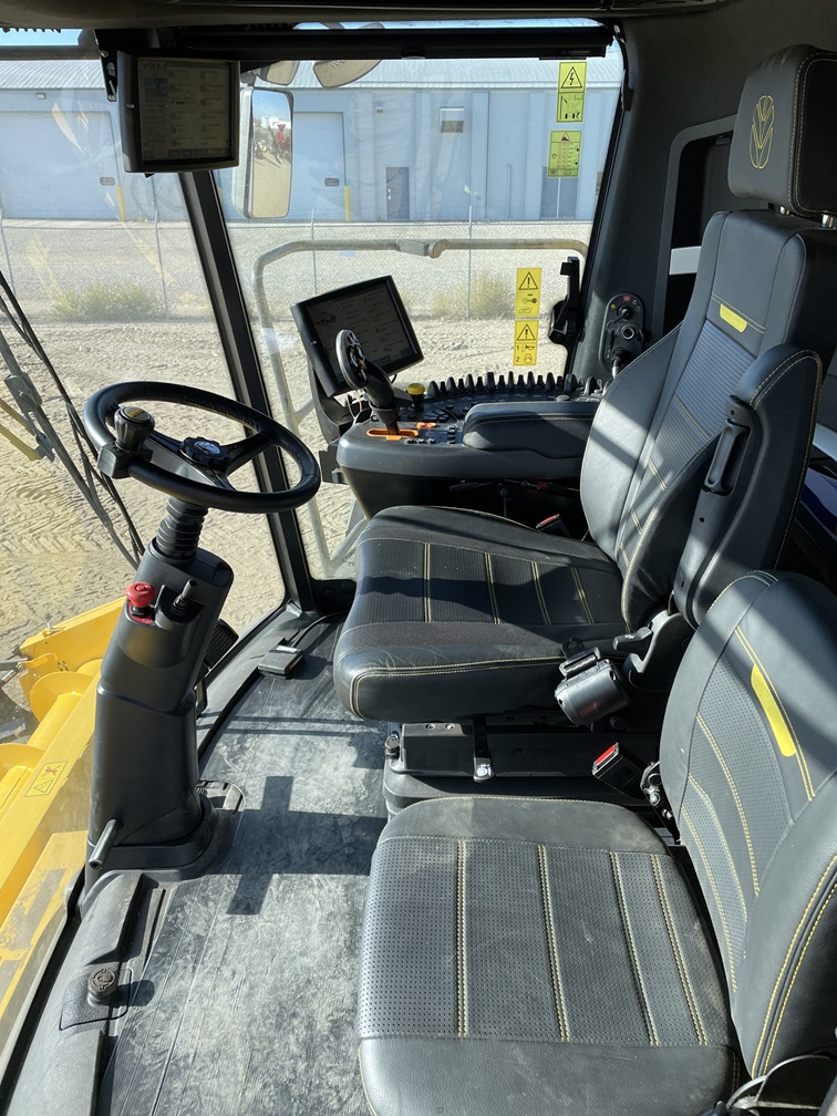 2024 New Holland CR9.90 Combine