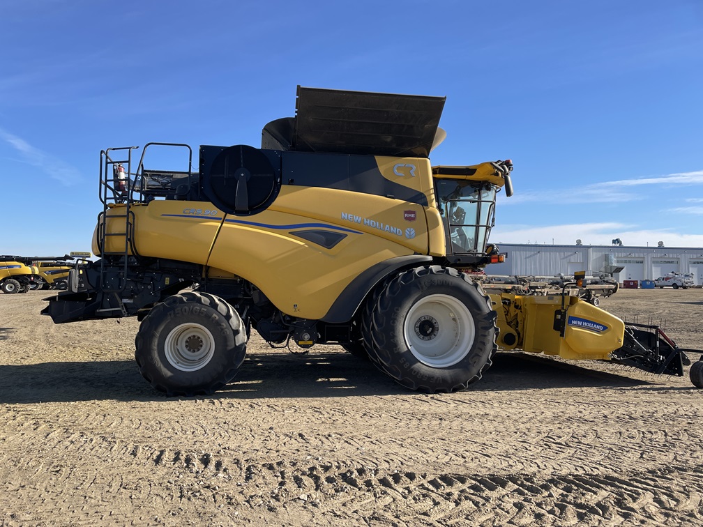 2024 New Holland CR9.90 Combine