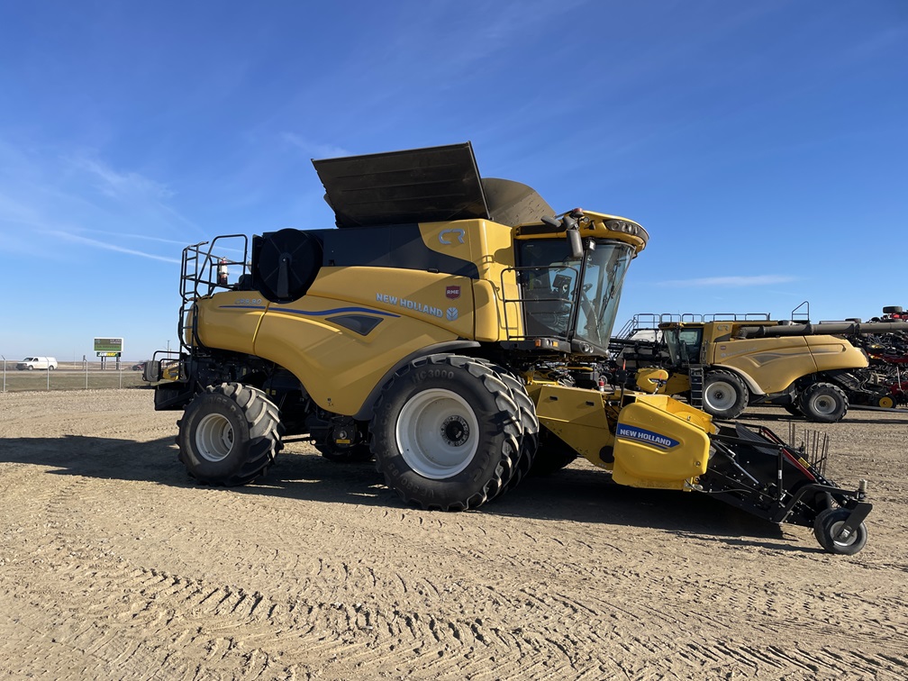 2024 New Holland CR9.90 Combine