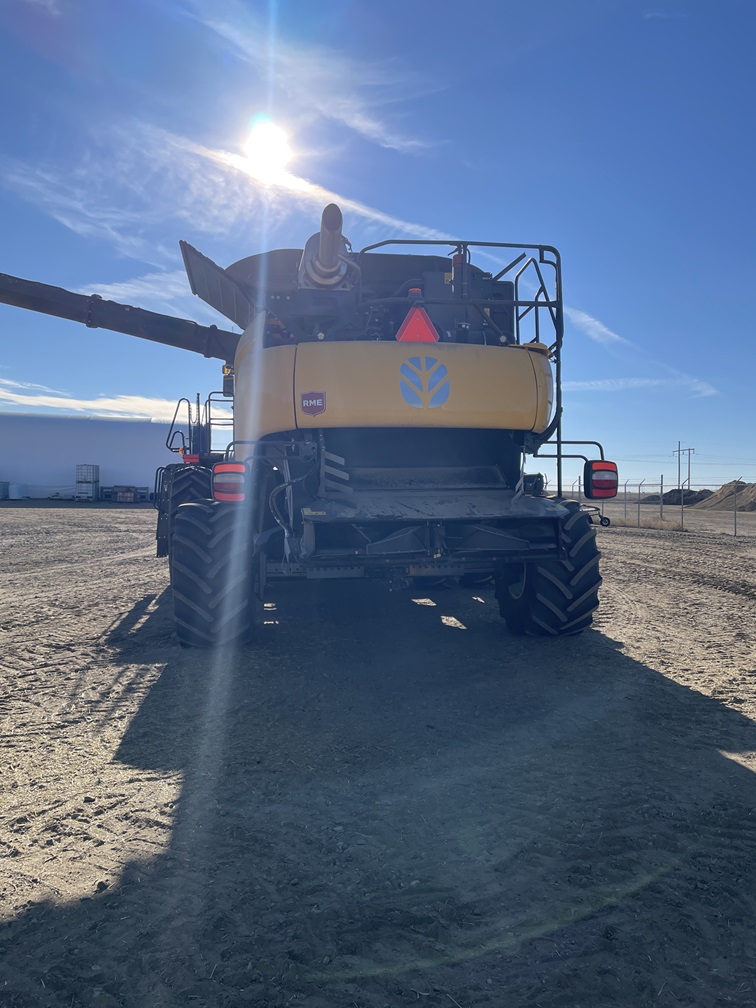 2024 New Holland CR9.90 Combine