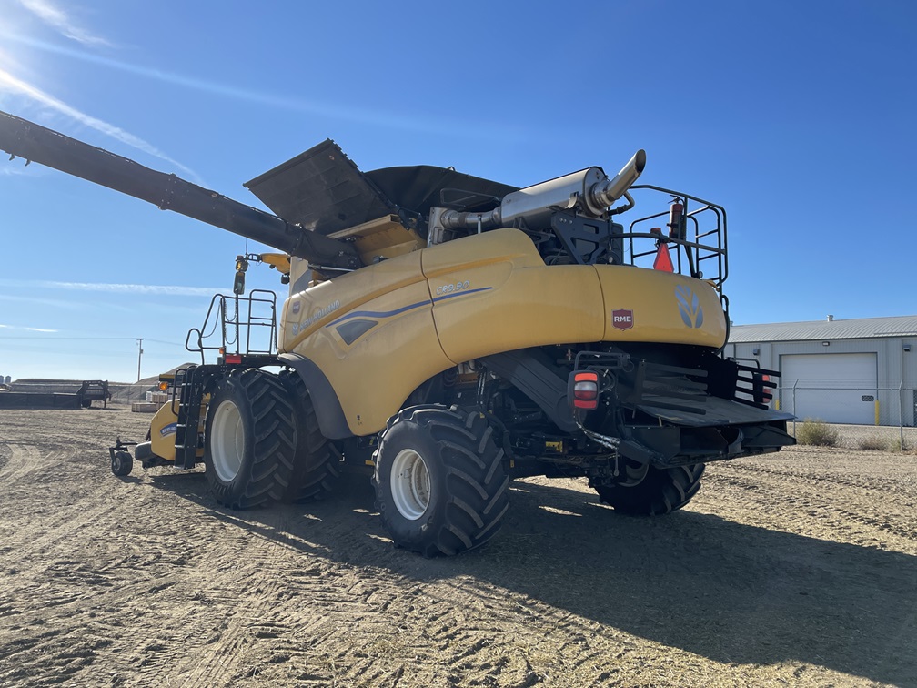 2024 New Holland CR9.90 Combine