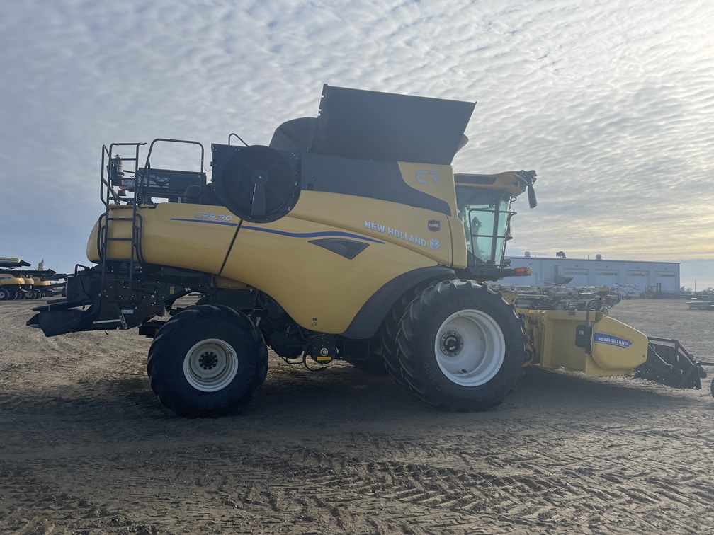 2024 New Holland CR9.90 Combine