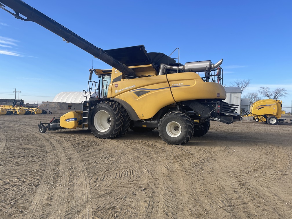 2024 New Holland CR9.90 Combine