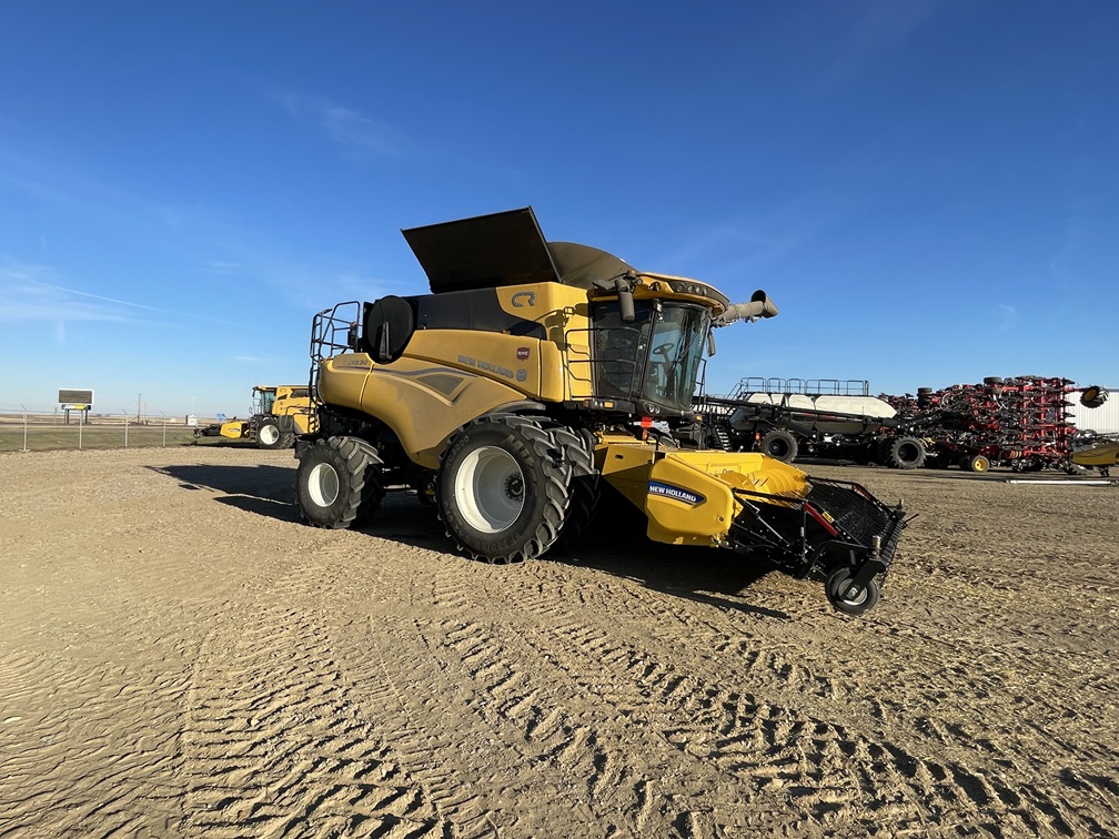 2024 New Holland CR9.90 Combine