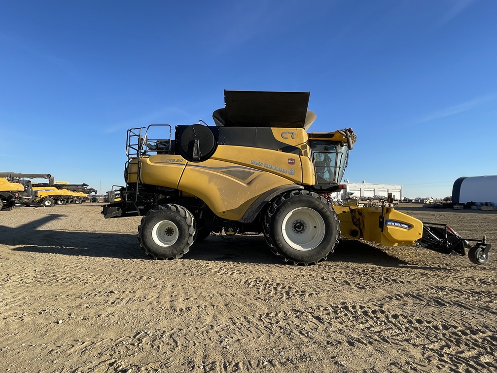 2024 New Holland CR9.90 Combine