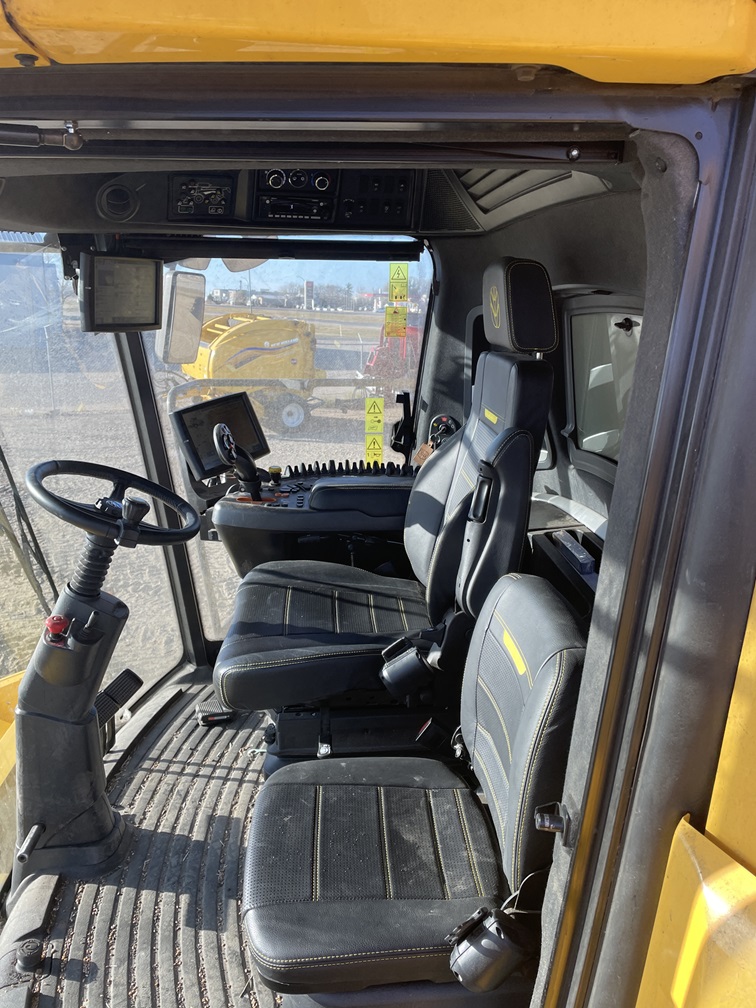 2024 New Holland CR9.90 Combine