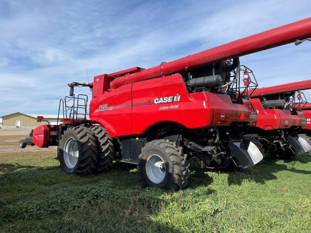 2024 Case 8250 Combine