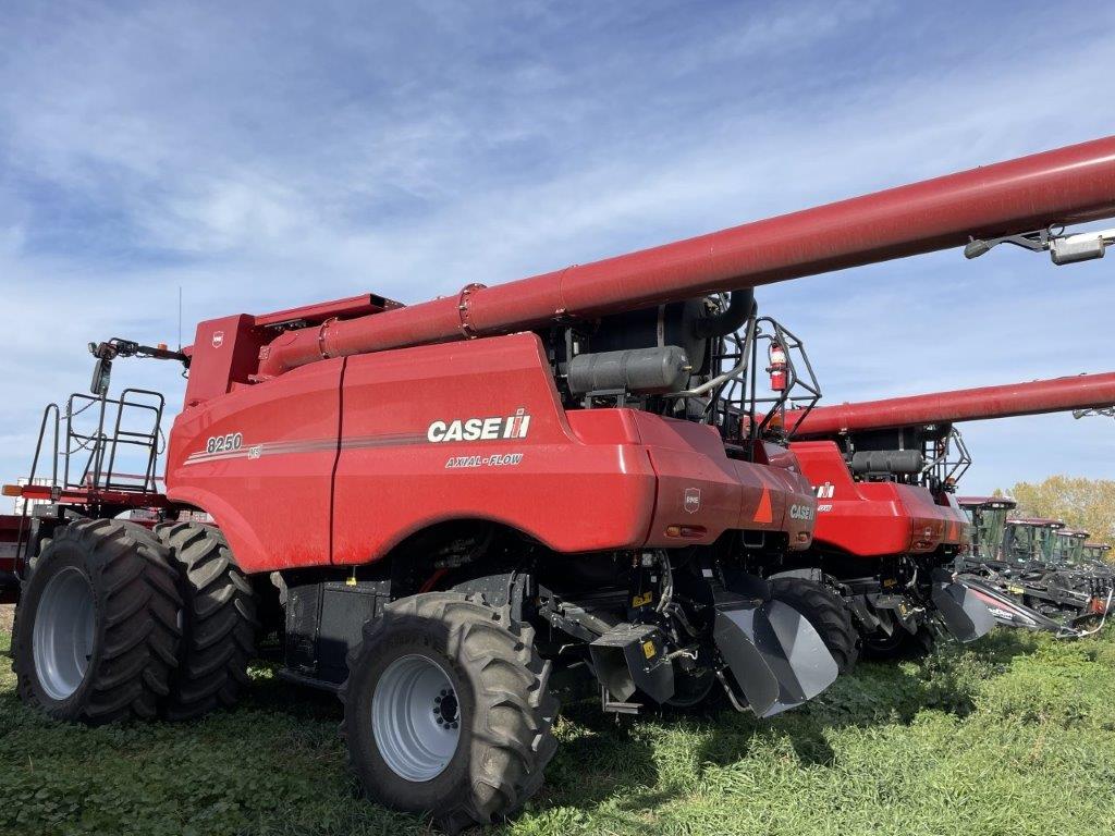 2023 Case 8250 Combine