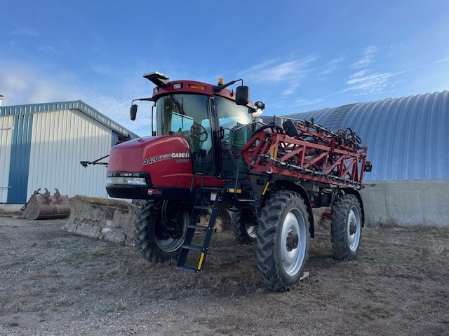 2011 Case 4420-120 Sprayer/High Clearance