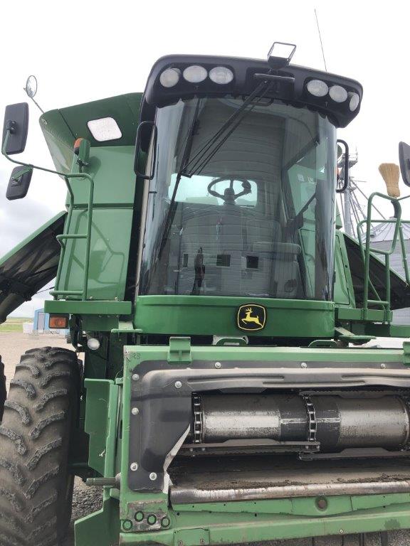 2010 John Deere 9770 Combine