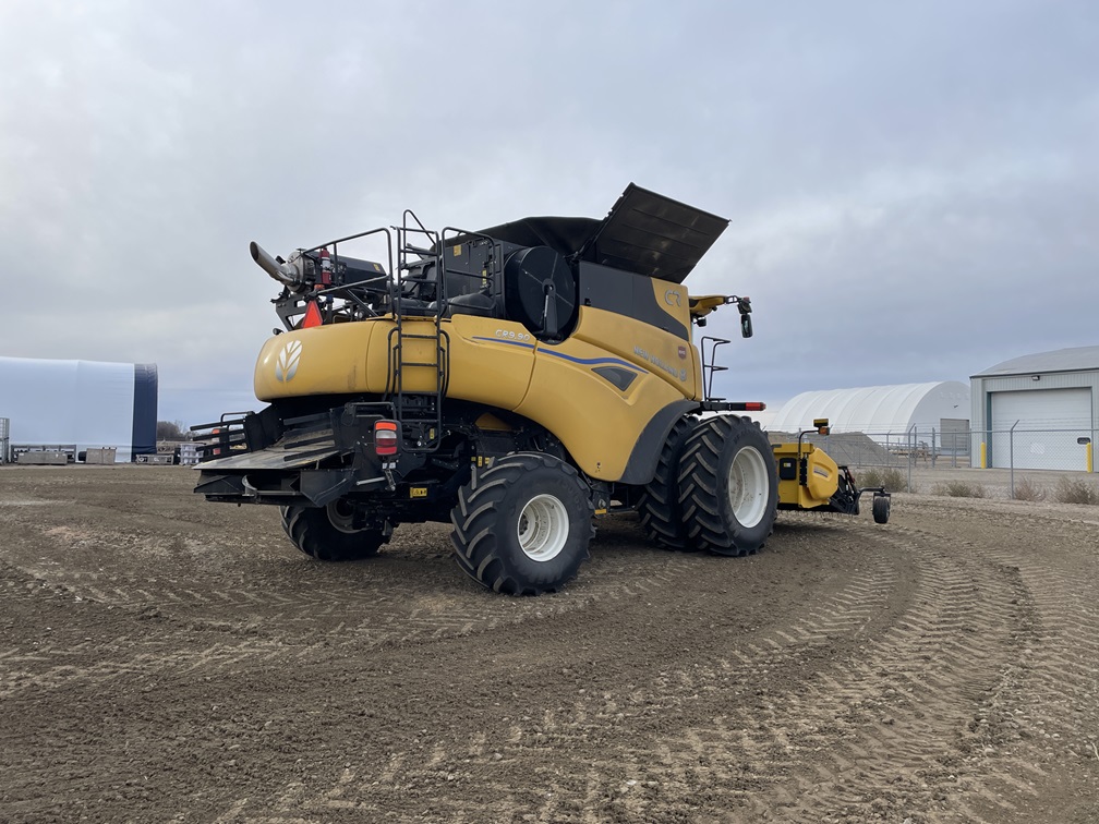 2024 New Holland CR9.90 Combine