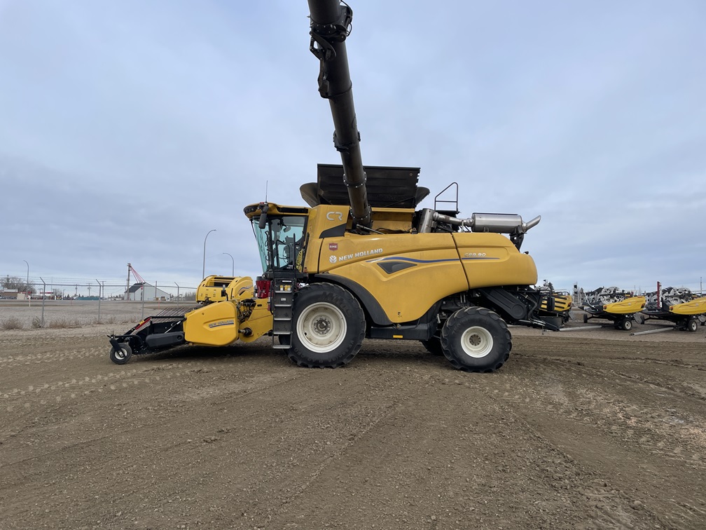 2024 New Holland CR9.90 Combine