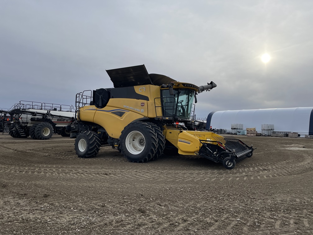 2024 New Holland CR9.90 Combine