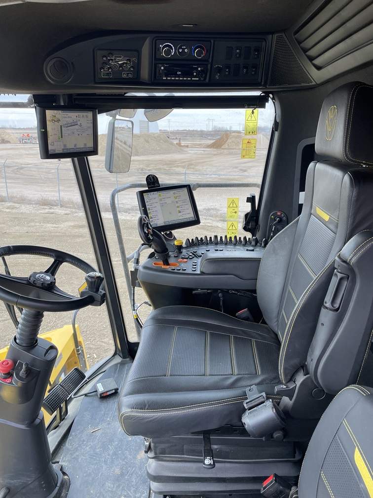 2024 New Holland CR9.90 Combine