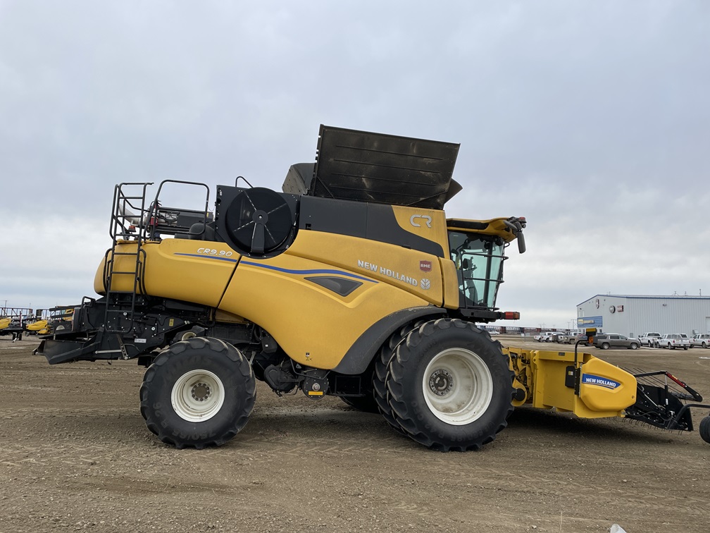 2024 New Holland CR9.90 Combine