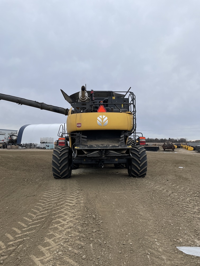 2024 New Holland CR9.90 Combine