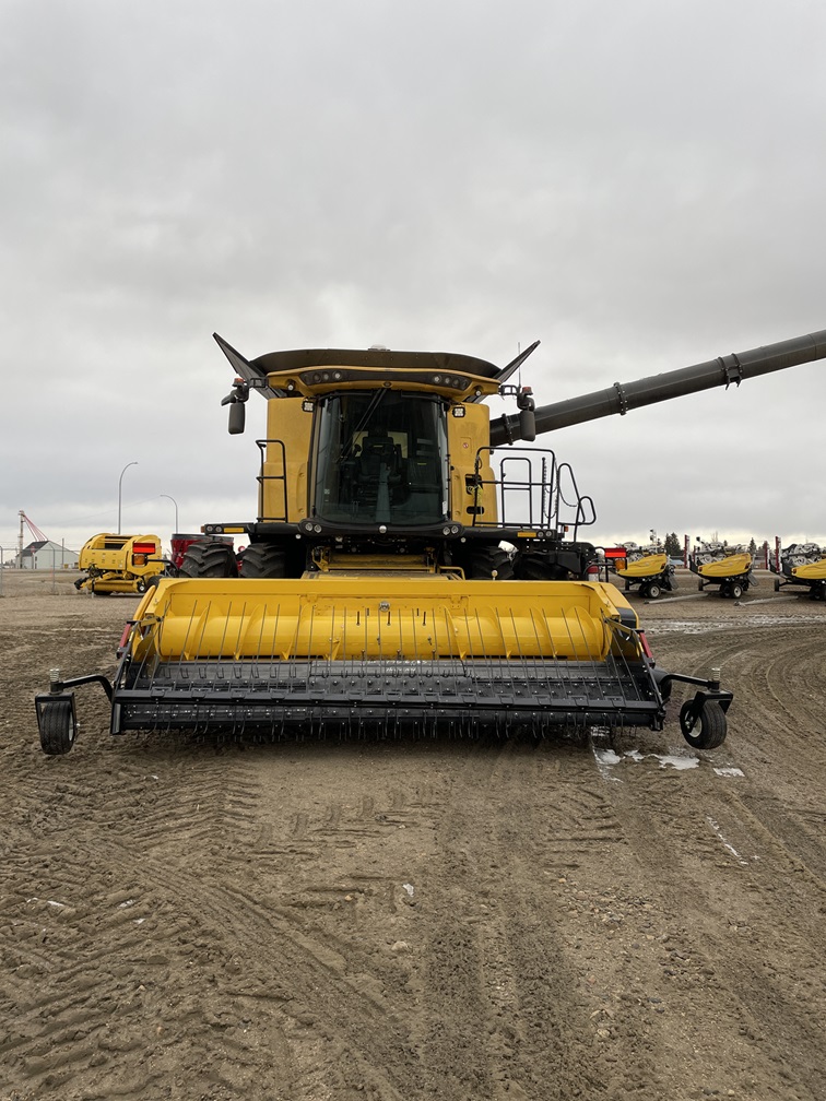 2024 New Holland CR9.90 Combine