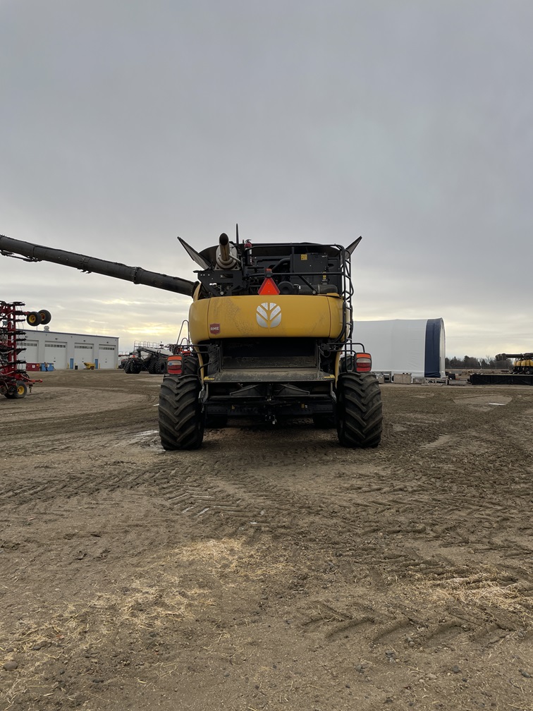 2024 New Holland CR9.90 Combine