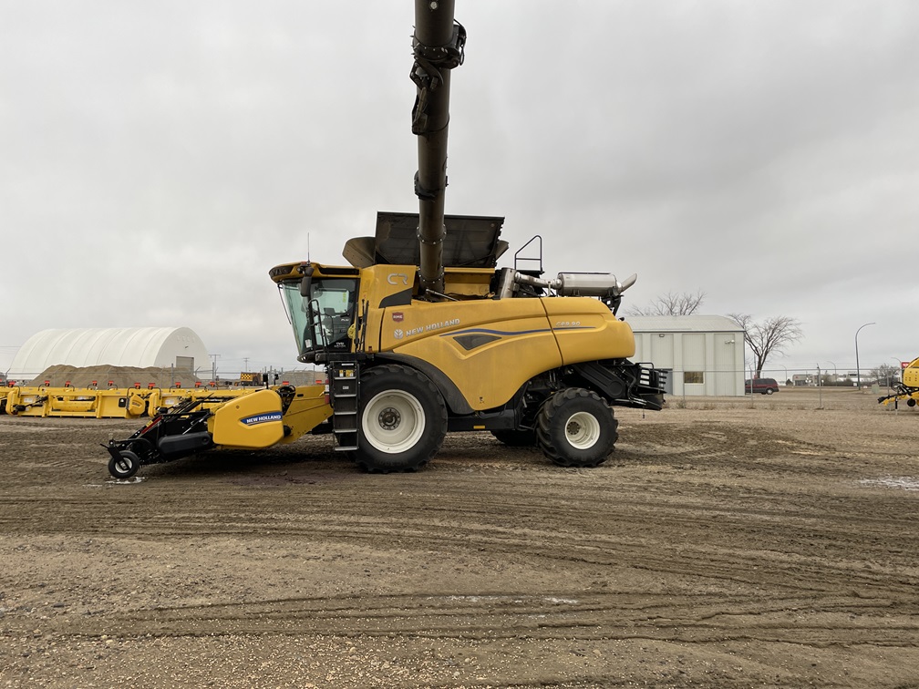 2024 New Holland CR9.90 Combine