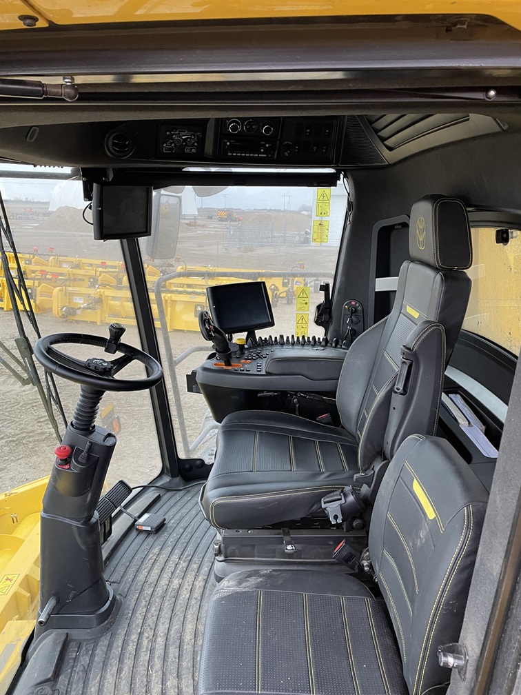 2024 New Holland CR9.90 Combine