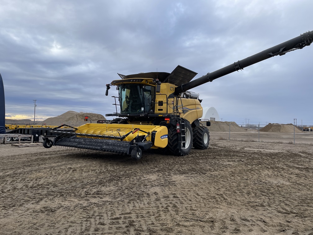 2024 New Holland CR9.90 Combine