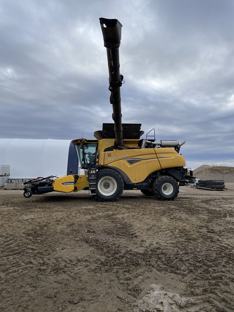 2024 New Holland CR9.90 Combine