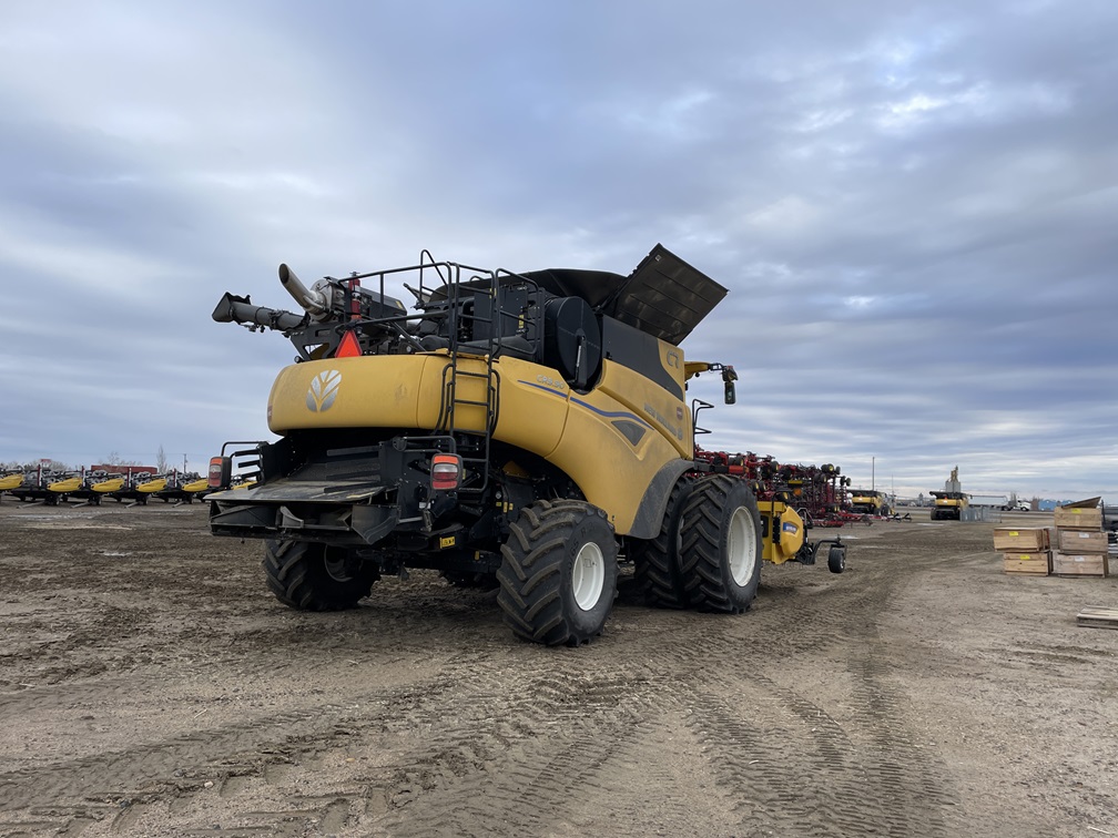 2024 New Holland CR9.90 Combine