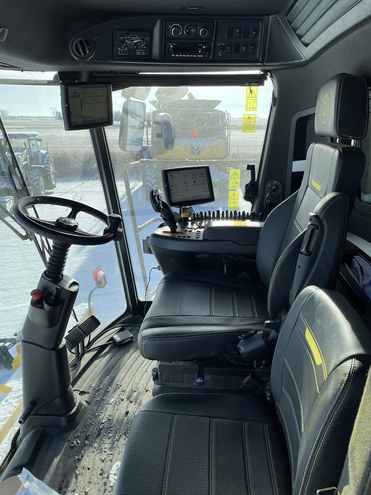 2024 New Holland CR9.90 Combine