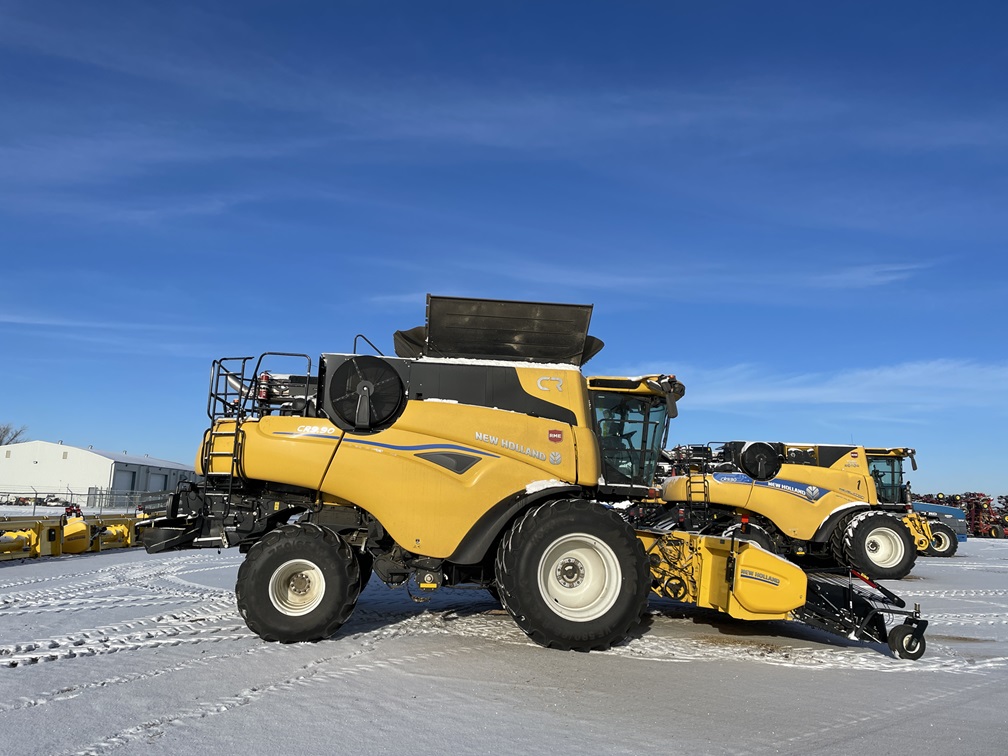 2024 New Holland CR9.90 Combine