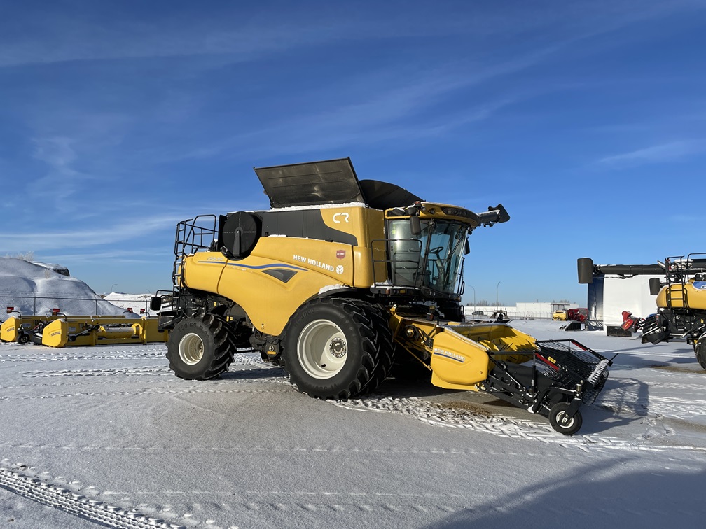 2024 New Holland CR9.90 Combine