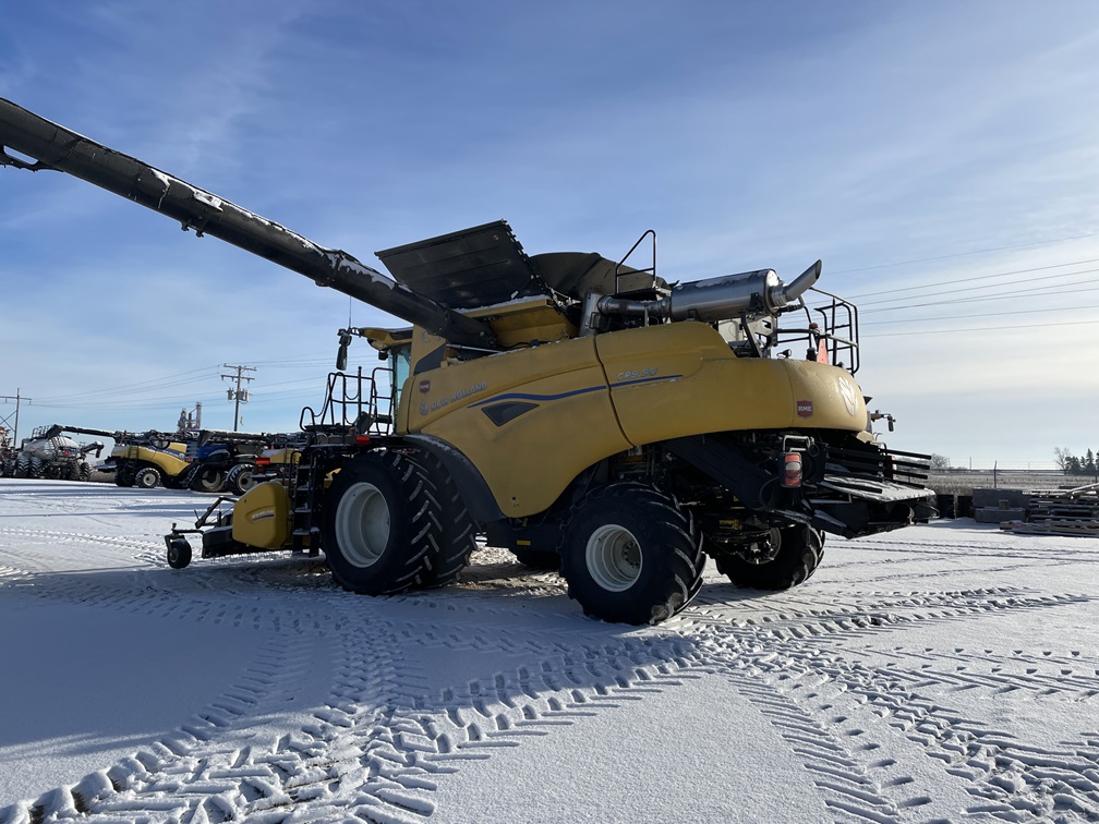 2024 New Holland CR9.90 Combine