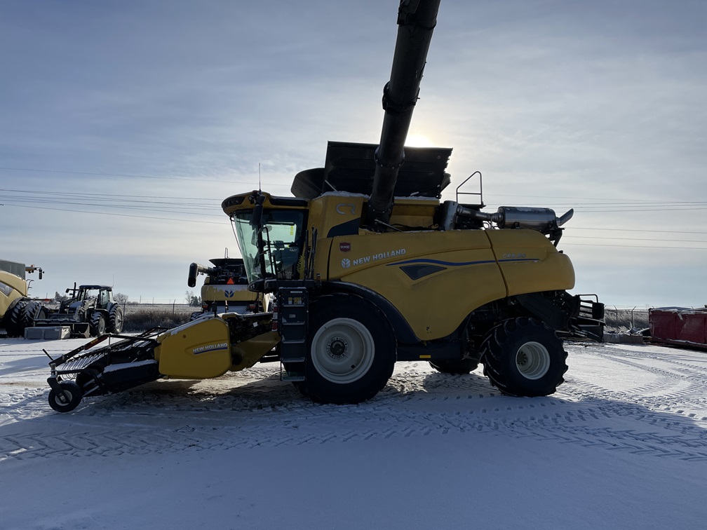 2024 New Holland CR9.90 Combine