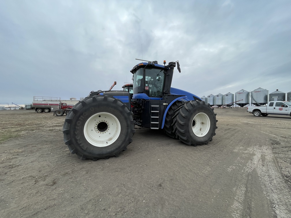 2023 New Holland T9.700 Tractor 4WD