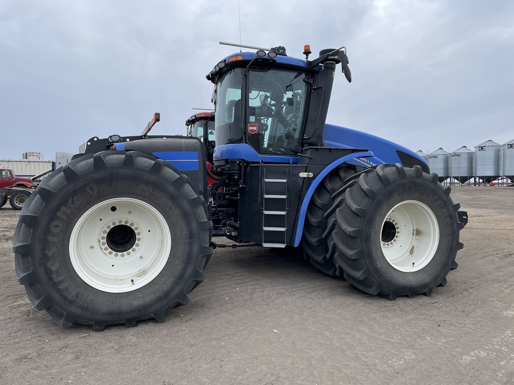 2023 New Holland T9.700 Tractor 4WD