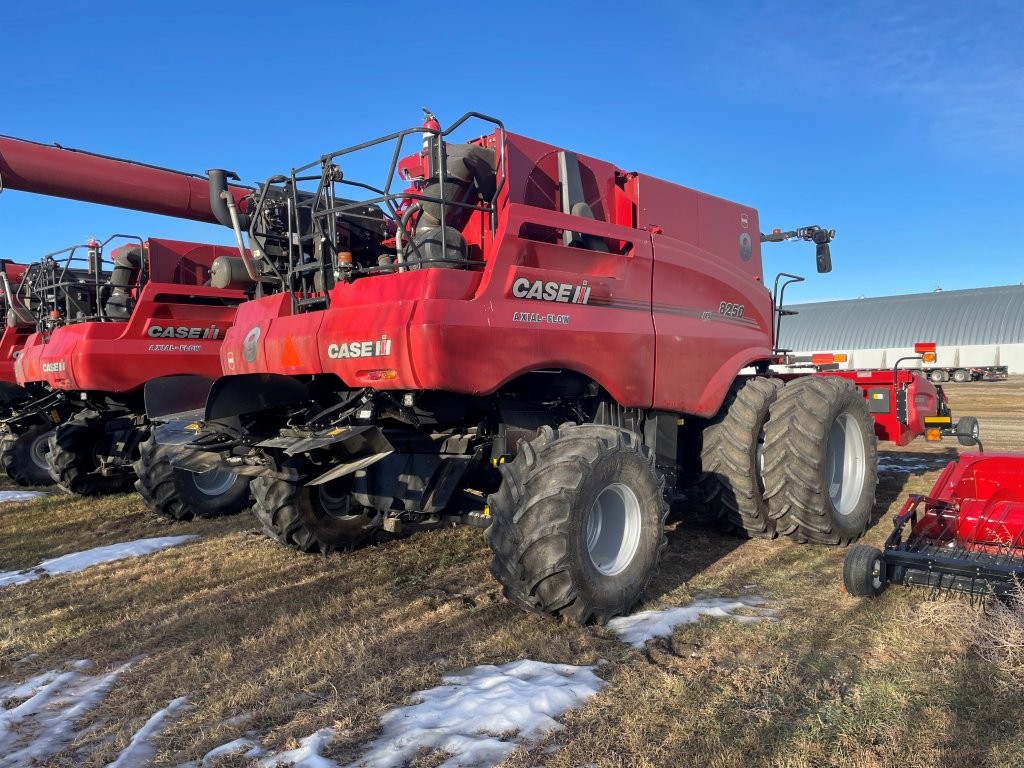 2024 Case 8250 Combine