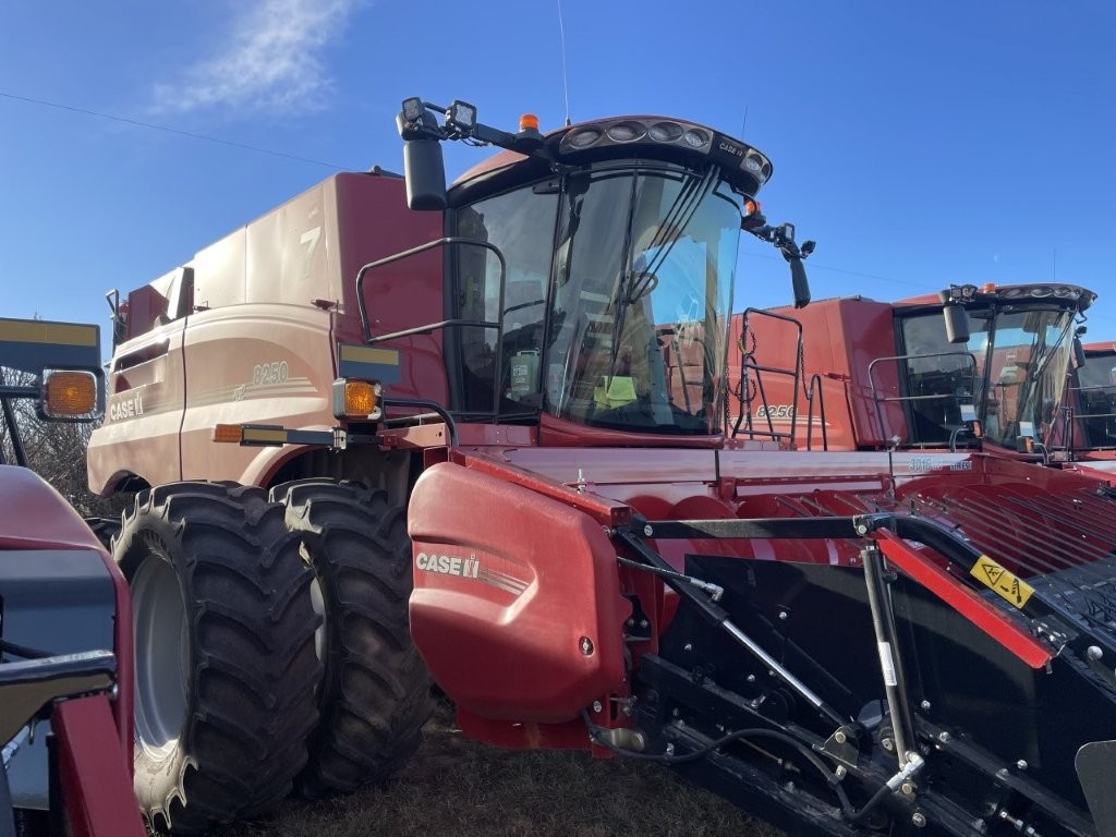 2024 Case 8250 Combine