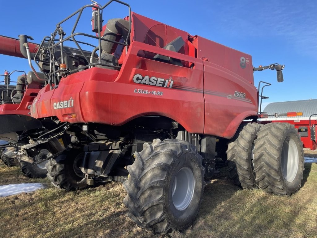 2024 Case 8250 Combine