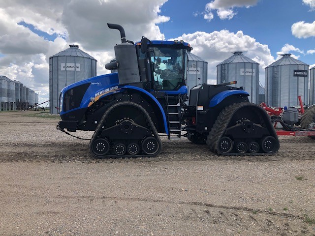 2017 New Holland T9.700 Tractor Rubber Track