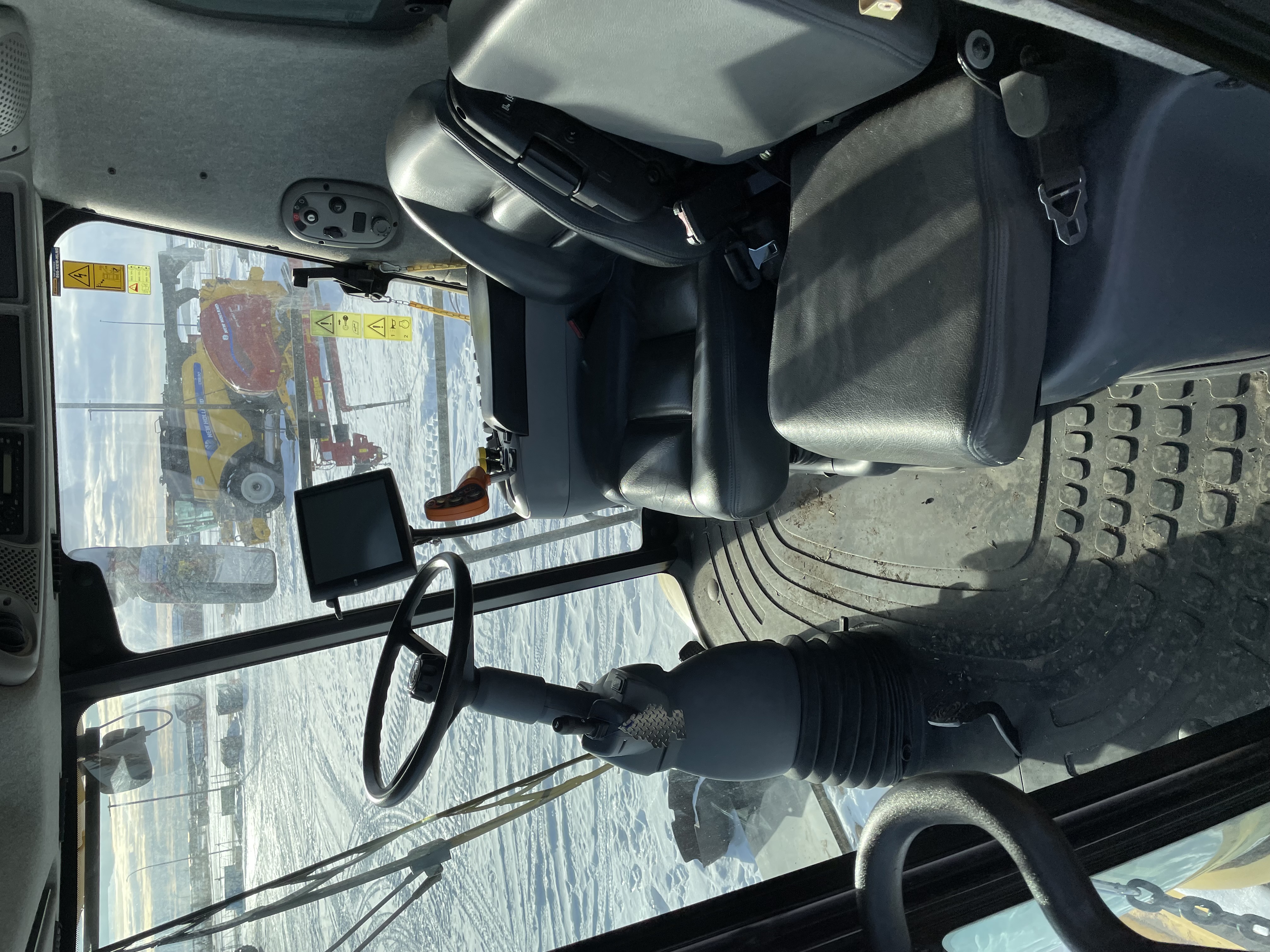 2014 New Holland CR8090 Combine