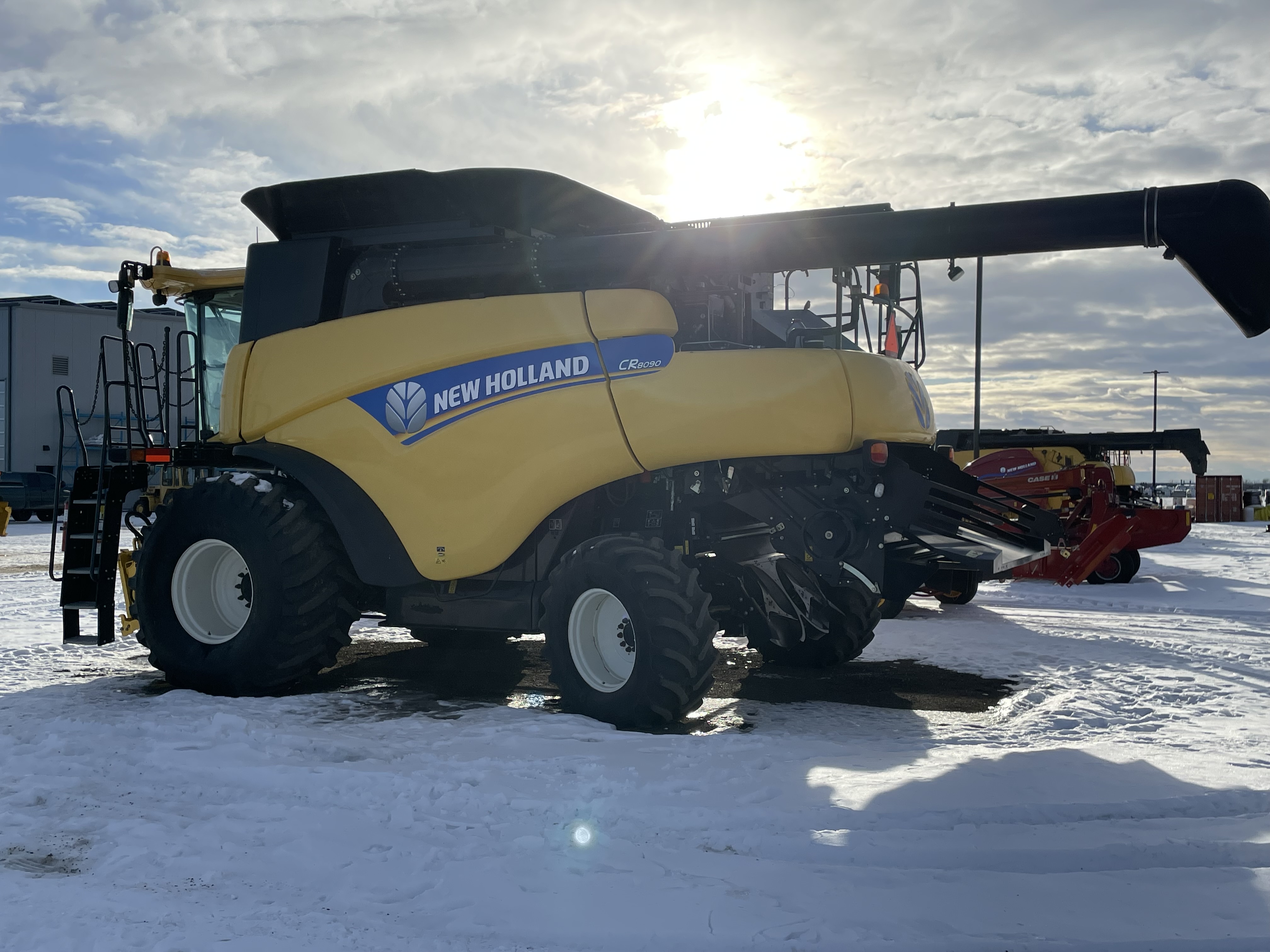 2014 New Holland CR8090 Combine