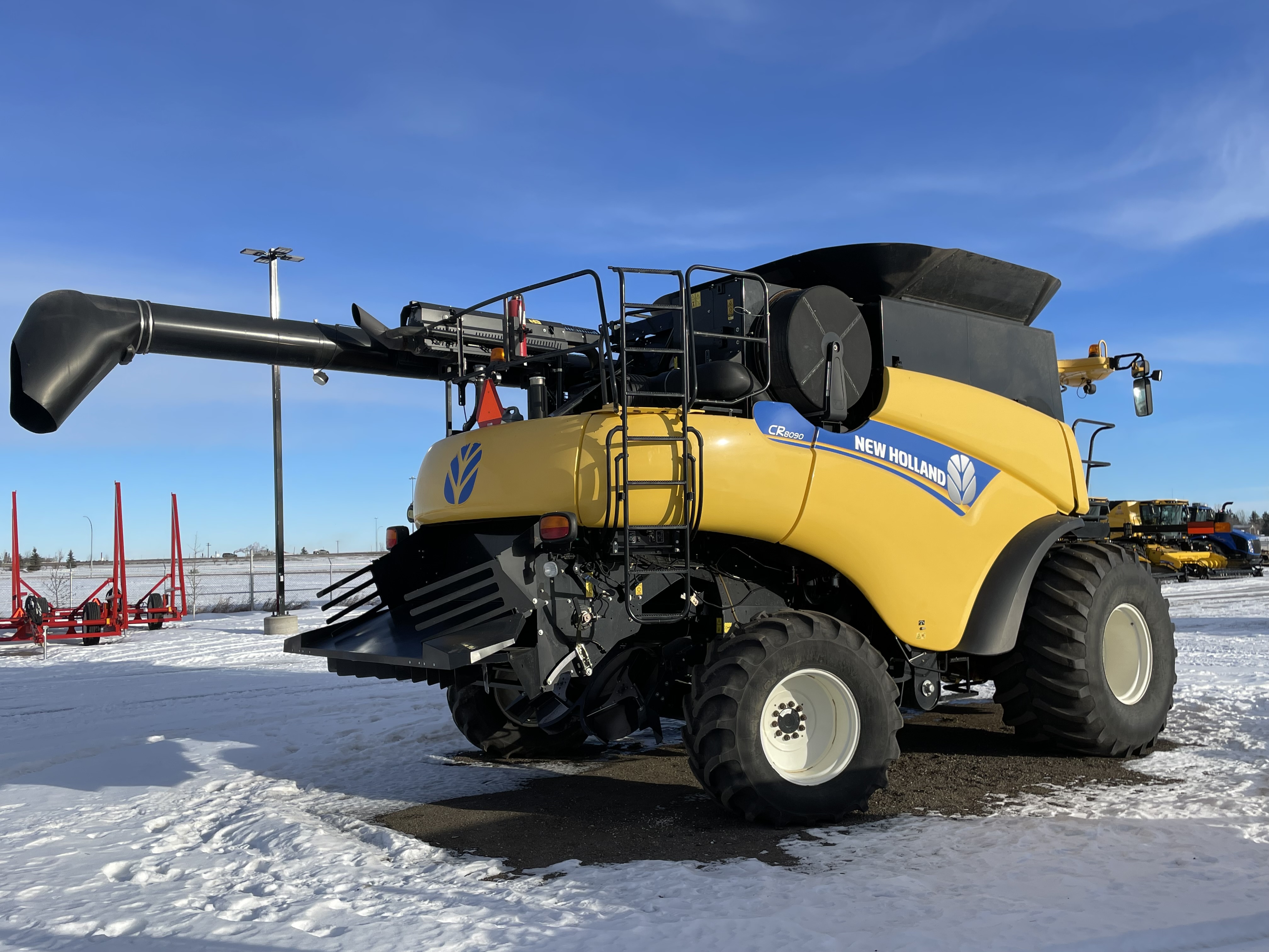 2014 New Holland CR8090 Combine