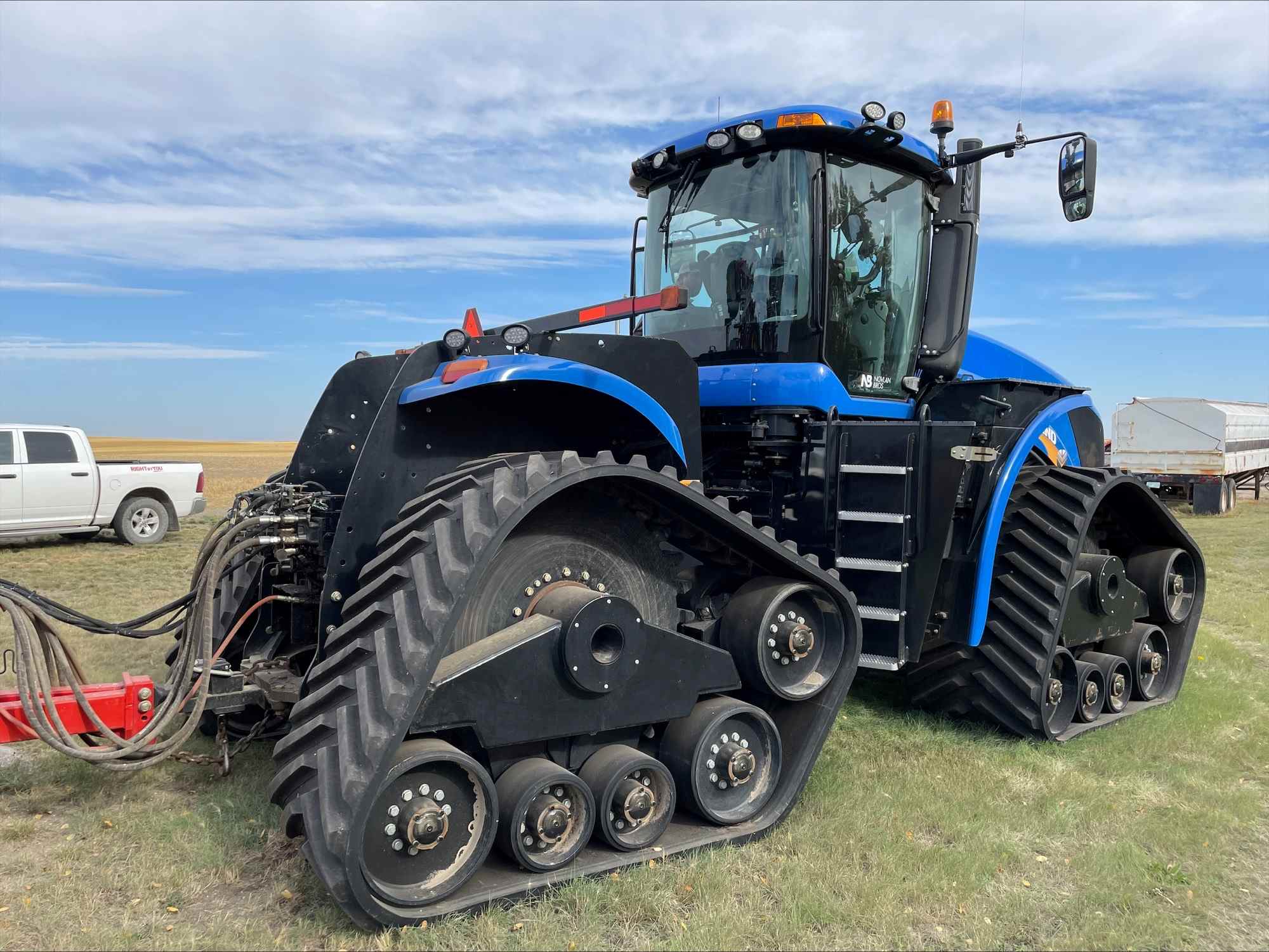 2017 New Holland T9.700 Tractor Rubber Track