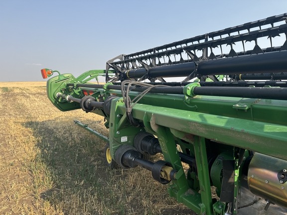 2011 John Deere 635D Header Combine