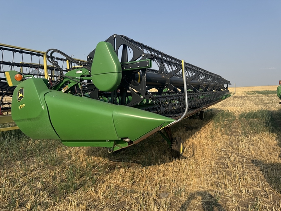 2011 John Deere 635D Header Combine