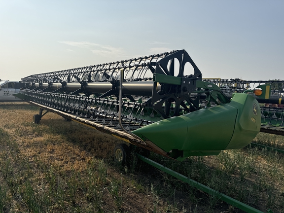 2011 John Deere 635D Header Combine