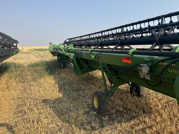 2011 John Deere 635D Header Combine