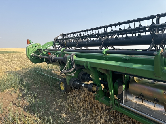 2011 John Deere 635D Header Combine