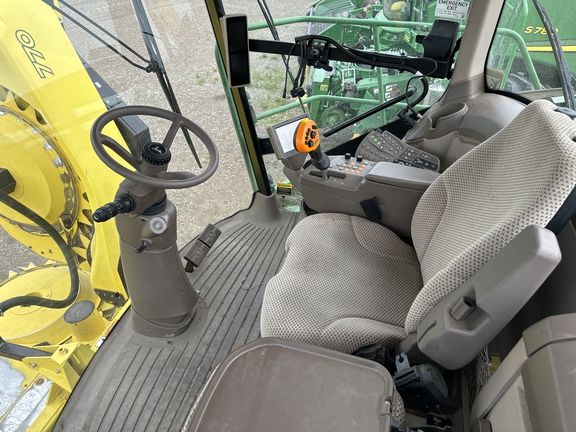 2016 John Deere 8600 Forage Harvester